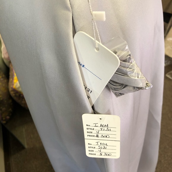 Wow $140 Long Silver Formal gown size 4 by Nina Canacci very pretty in person - Picture 10 of 13